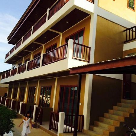 Au Aon Guesthouse Tau-sziget Kültér fotó